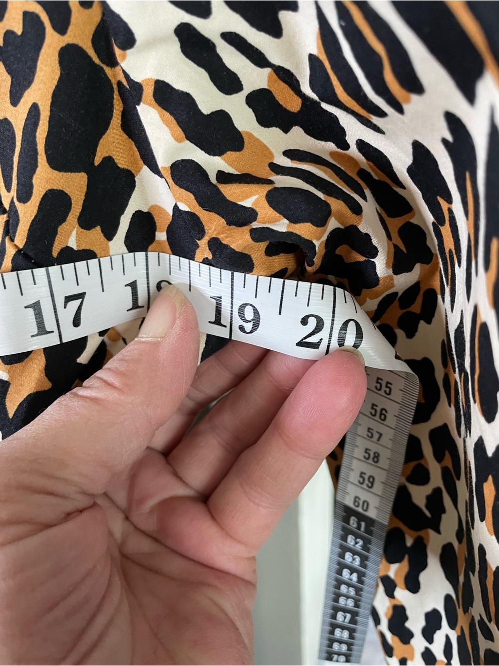 Trashy Diva coat dress, leopard print, 2 button closure, white satin lining - Picture 6 of 8